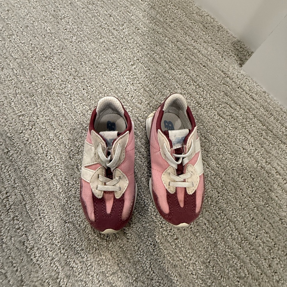 New Balance Pink and Red Sneakers Modern Design